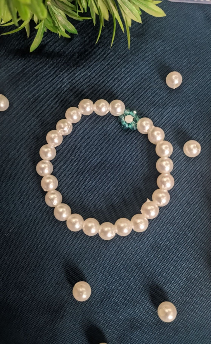 Elegant Pearl Bead Bracelet with Floral Accent