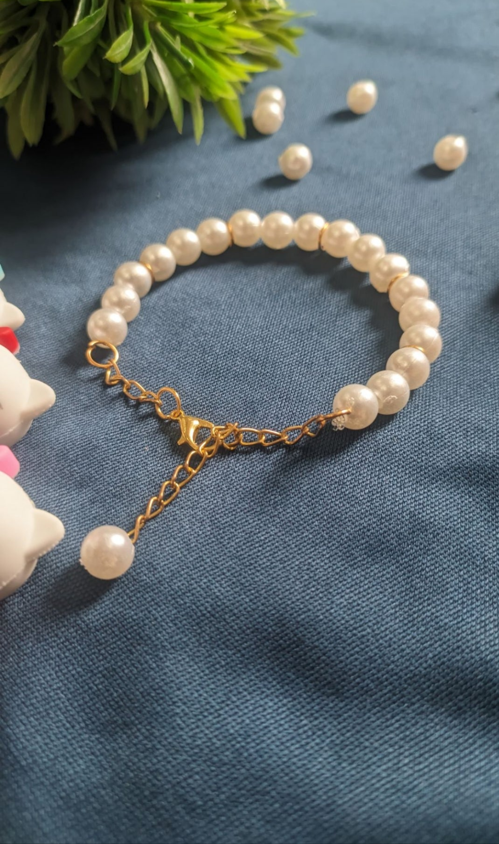 Elegant White Pearl Bead Bracelet – Adjustable Chain Design